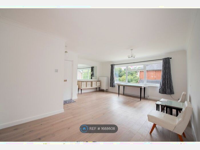 2 Bedroom Flat To Rent In Temple Close Finchley, London, N3