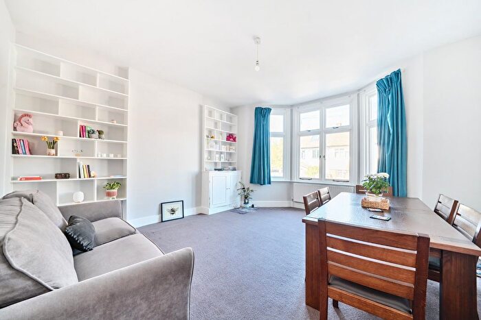 2 Bedroom Flat For Sale In Deerhurst Road, Streatham, London, SW16