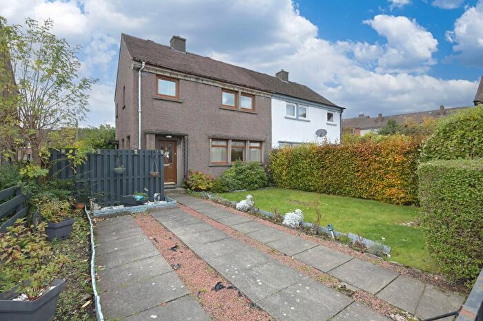 3 Bedroom Semi Detached House For Sale In Sighthill Neuk, Edinburgh, EH11