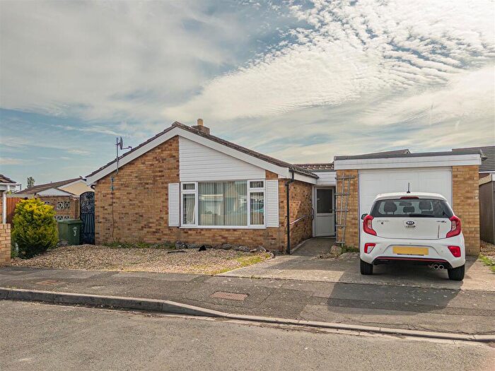 3 Bedroom Detached Bungalow For Sale In Talbot Close, Melksham, SN12