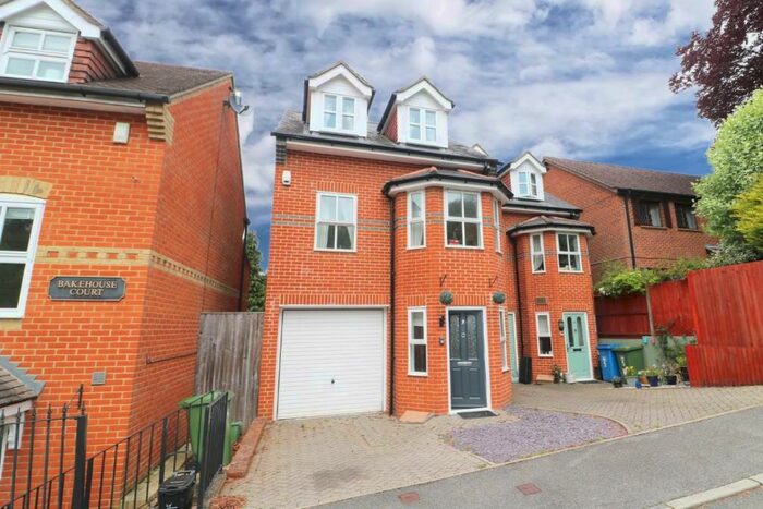 4 Bedroom Semi-Detached House To Rent In Church Road, Chavey Down, Ascot Berkshire, SL5