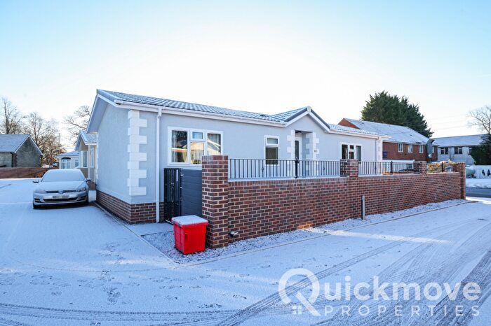 2 Bedroom Park Home For Sale In Chippenham, Wiltshire, SN15