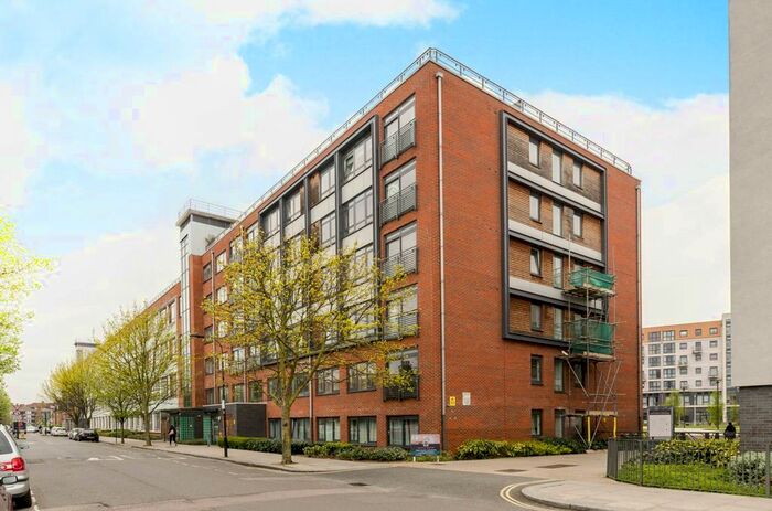 2 Bedroom Flat To Rent In Larden Road, Acton, London, W3