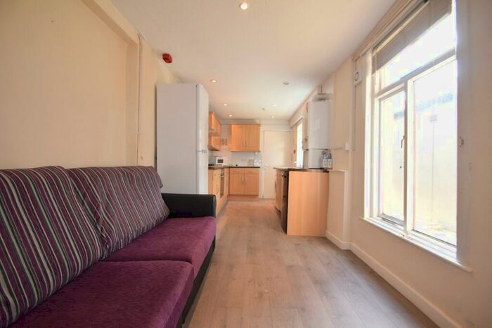 5 Bedroom House To Rent In Coburn Street, Cathays, CF24