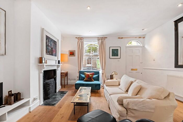 2 Bedroom Terraced House To Rent In Halton Road, Islington, N1
