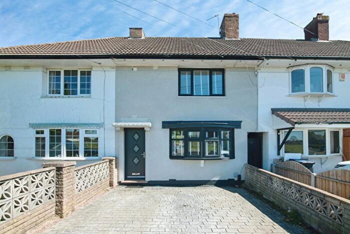 3 Bedroom Terraced House For Sale In Bandywood Crescent, Birmingham, B44