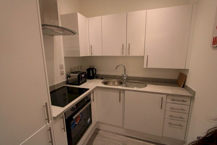 2 Bedroom Flat To Rent In Windsor Road, Slough, SL1