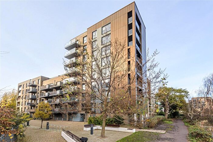 2 Bedroom Flat To Rent In Green Lanes Walk, Manor House, London, N4