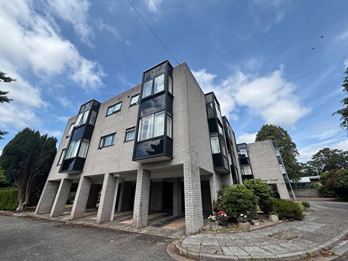 2 Bedroom Apartment For Sale In Ely Road, Llandaff, Cardiff, CF5