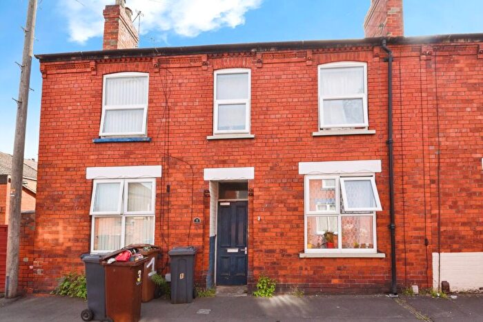 2 Bedroom Terraced House For Sale In Henry Street, Lincoln, Lincolnshire, LN5