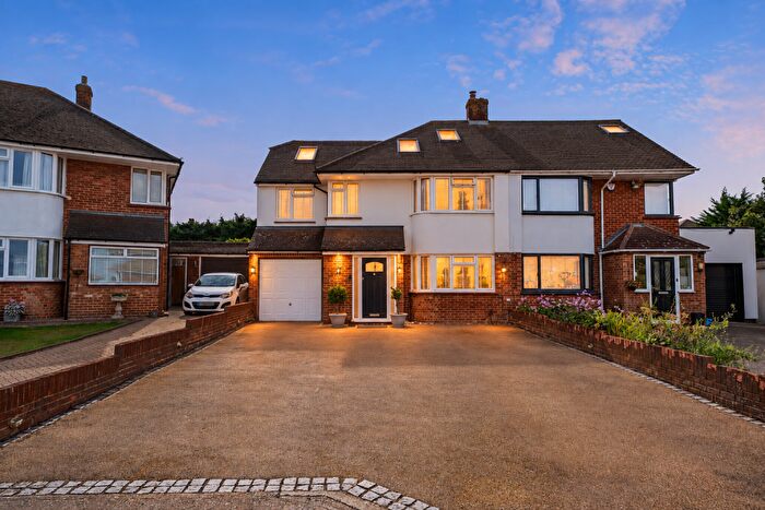 5 Bedroom Semi-Detached House For Sale In A Transformed Family Home With Serious Wow Factor - Darland, ME7