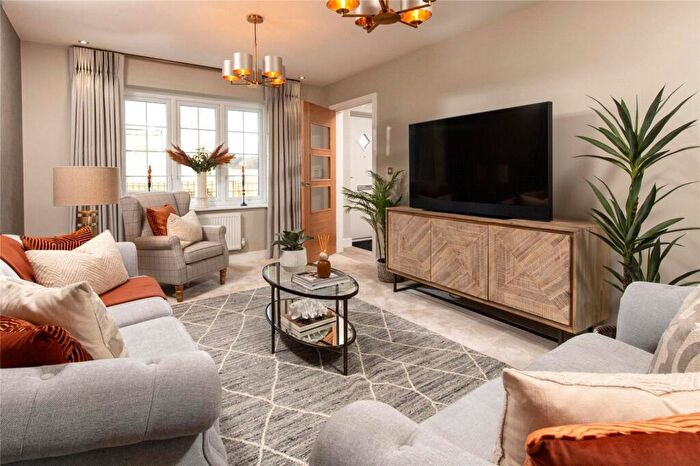 4 Bedroom Detached House For Sale In Highlands Hill, Swanley, BR8