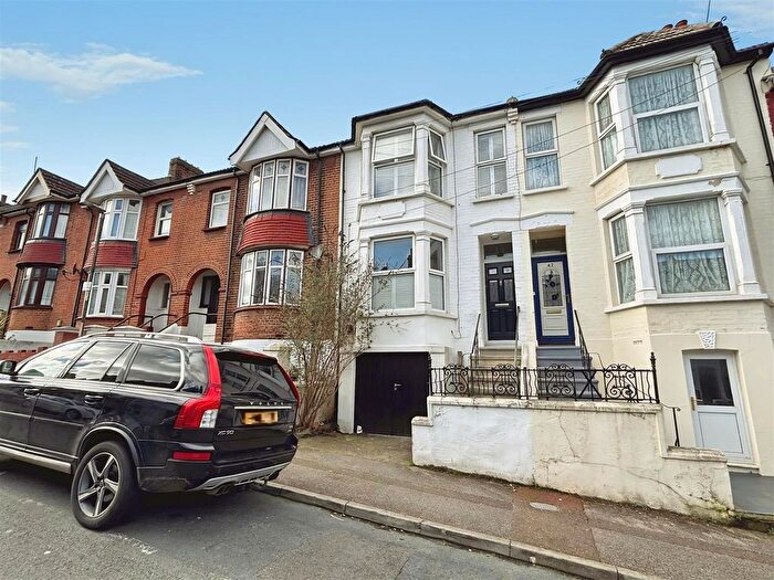 4 Bedroom Property For Sale In Pagitt Street, Chatham, ME4