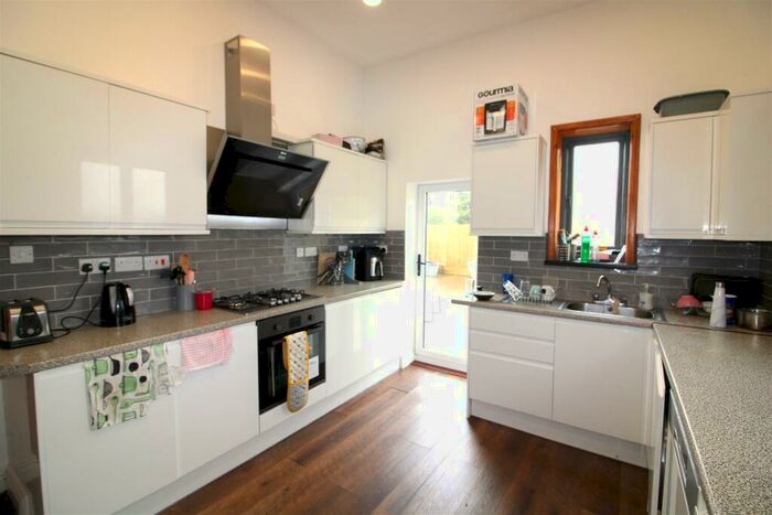 6 Bedroom Detached House To Rent In Trent Boulevard, West Bridgford, Nottingham, NG2