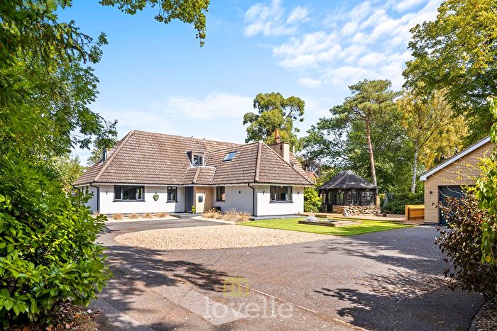 4 Bedroom Bungalow For Sale In Humberston Avenue, Humberston, DN36