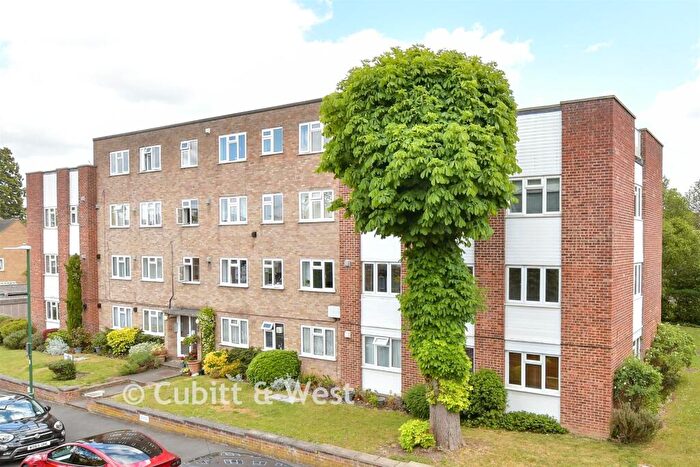 2 Bedroom Flat For Sale In Stanley Road, Sutton, Surrey, SM2