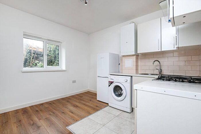 Studio To Rent In Homesdale Centre, Bromley, BR1