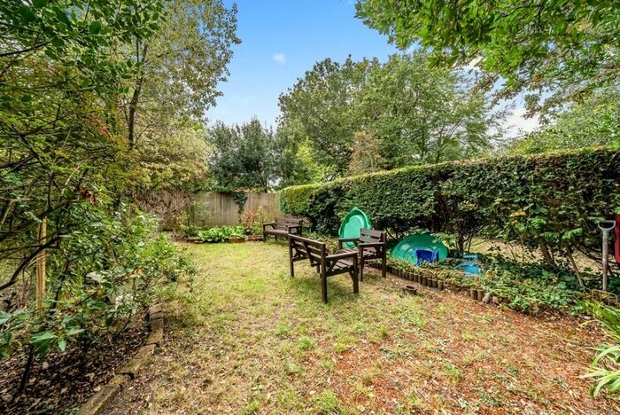 3 Bedroom Flat For Sale In Park Hill, Ealing, London, W5