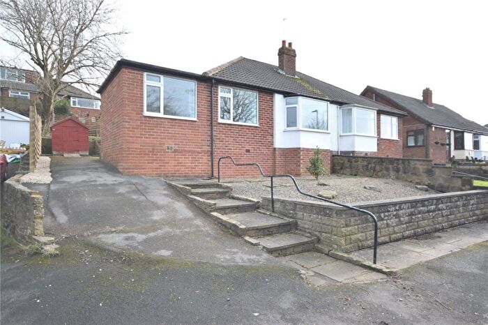 3 Bedroom Bungalow To Rent In Banksfield Avenue, Yeadon, Leeds, West Yorkshire, LS19