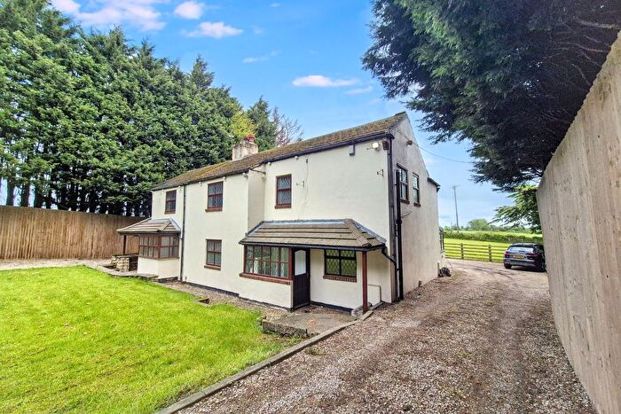 4 Bedroom Detached House For Sale In Ridge Road, Kippax, Leeds, LS25