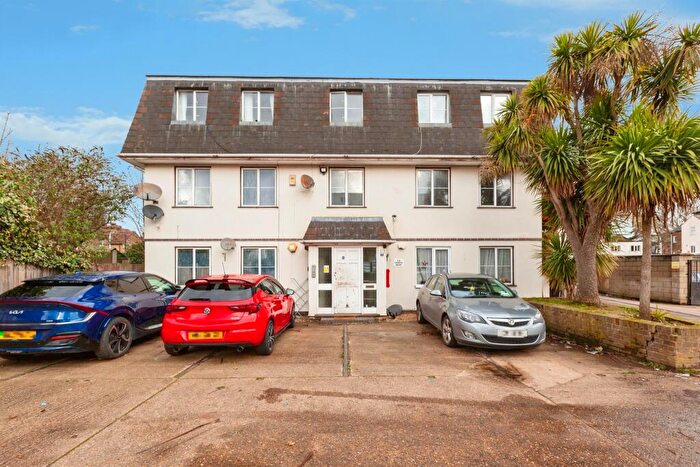 1 Bedroom Flat For Sale In Littledown Road, Slough, SL1