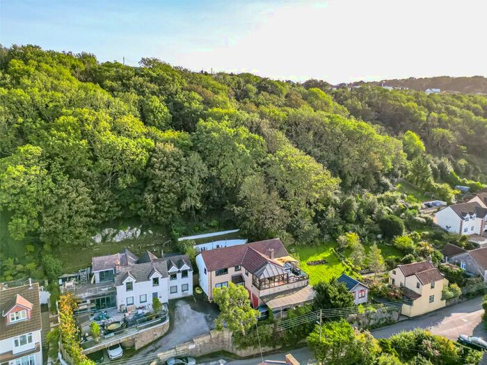 4 Bedroom Detached House For Sale In Kewstoke Road, Kewstoke, Weston-super-Mare, Somerset, BS22