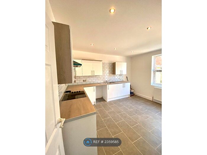 3 Bedroom Terraced House To Rent In Scarll Road, Doncaster, DN4