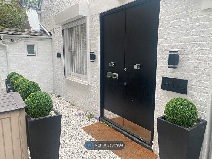3 Bedroom Detached House To Rent In Gunter Grove, London, SW10