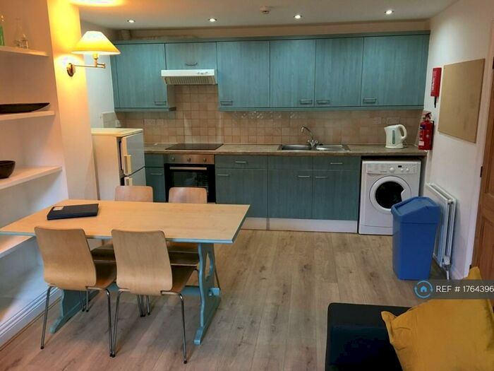 1 Bedroom Flat To Rent In Royal Park Terrace, Leeds, LS6