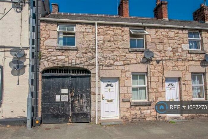 3 Bedroom Terraced House To Rent In Mwrog Street, Ruthin, LL15