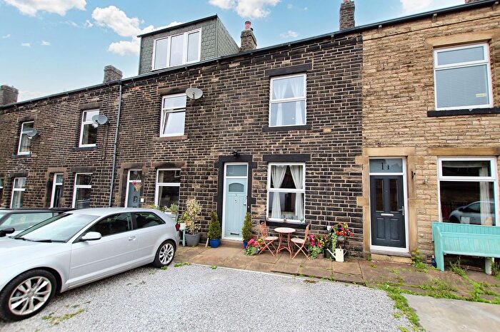 3 Bedroom Terraced House For Sale In Farnboro Street, Todmorden, OL14