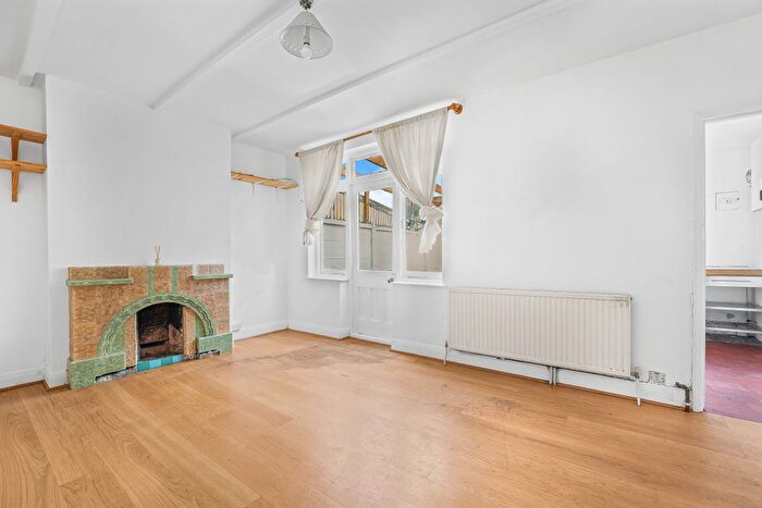 3 Bedroom Terraced House For Sale In Manor Gardens, London, W3