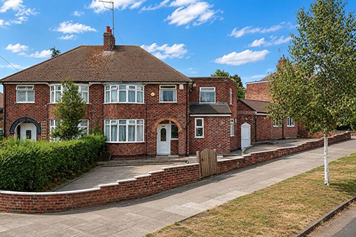 5 Bedroom Semi Detached House For Sale In Letchworth Road, Leicester, Leicestershire, LE3