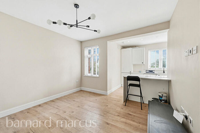 2 Bedroom Maisonette To Rent In Brampton Road, Croydon, CR0