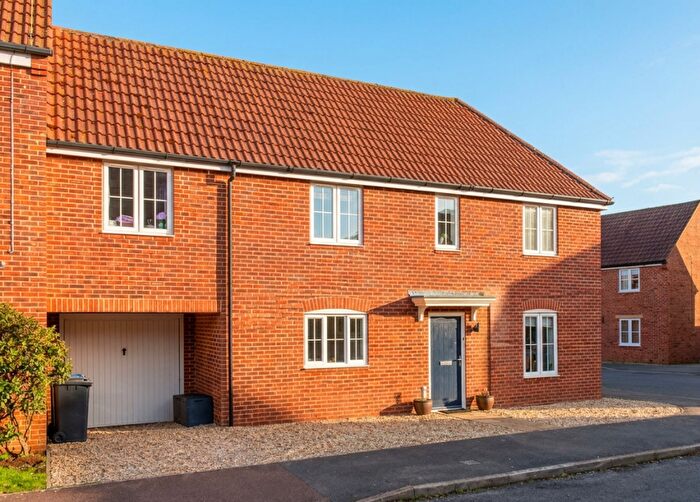 4 Bedroom Semi Detached House For Sale In Hosey Road, Sturminster Newton, Dorset, DT10