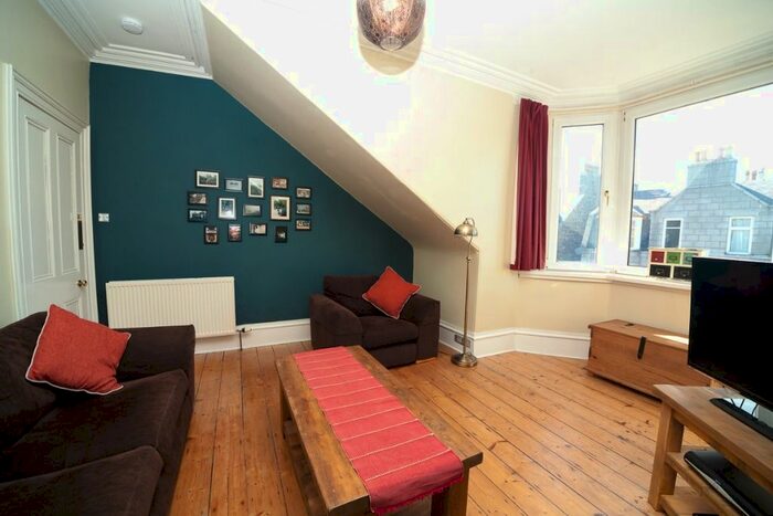 2 Bedroom Flat To Rent In Union Grove, City Centre, Aberdeen, AB10