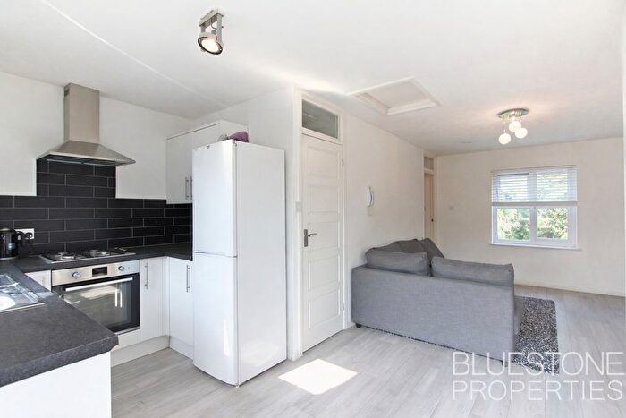 Studio To Rent In Monarch Mews, Streatham, SW16