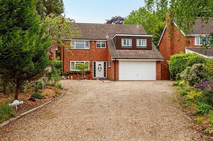4 Bedroom Detached House For Sale In Wellington Road, Sandhurst, Berkshire, GU47