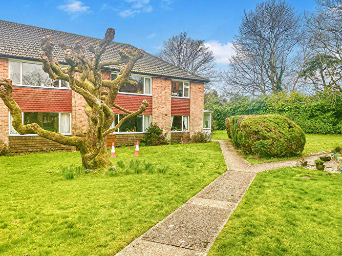 2 Bedroom Flat For Sale In Furrows Place - Caterham On The Hill, CR3