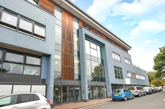1 Bedroom Flat To Rent In Manzil Way, Oxford, OX4