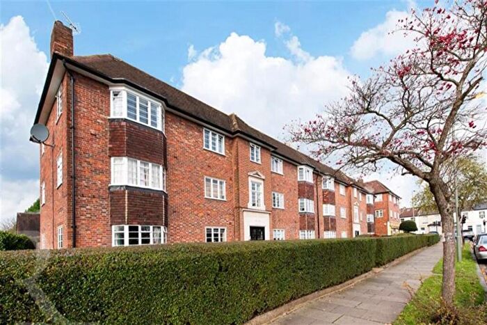2 Bedroom Flat To Rent In Ossulton Way, East Finchley, N2
