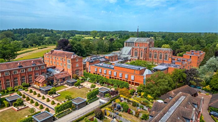 2 Bedroom Apartment For Sale In Abbey Gardens, Upper Woolhampton, Reading, Berkshire, RG7