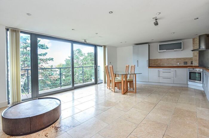 2 Bedroom Flat For Sale In Gloucester Road, Cheltenham, GL51