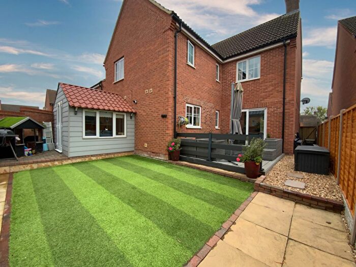 4 Bedroom Detached House For Sale In Bluebell Walk, Witham St Hughs, Lincoln, LN6