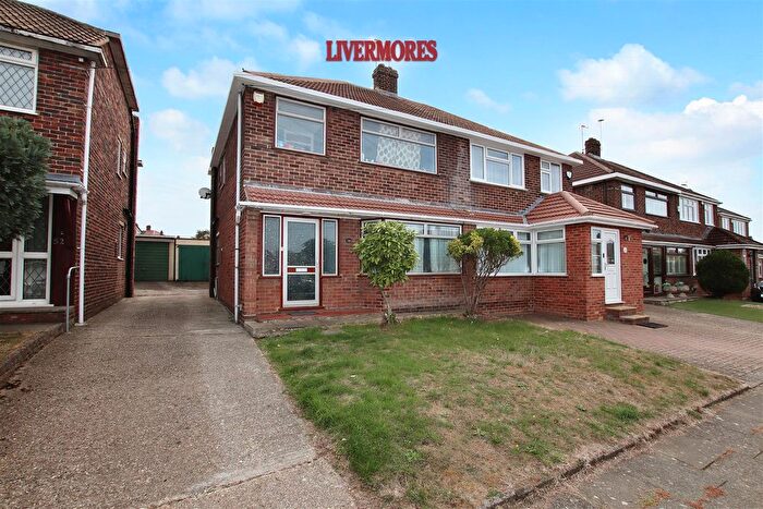 3 Bedroom Semi-Detached House To Rent In Fleet Road, Dartford, DA2