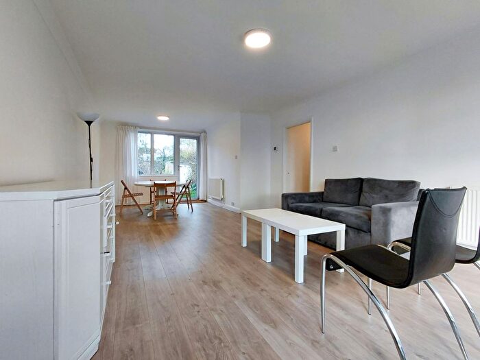 3 Bedroom Flat To Rent In Thackeray Court, Hanger Vale Lane, London, W5