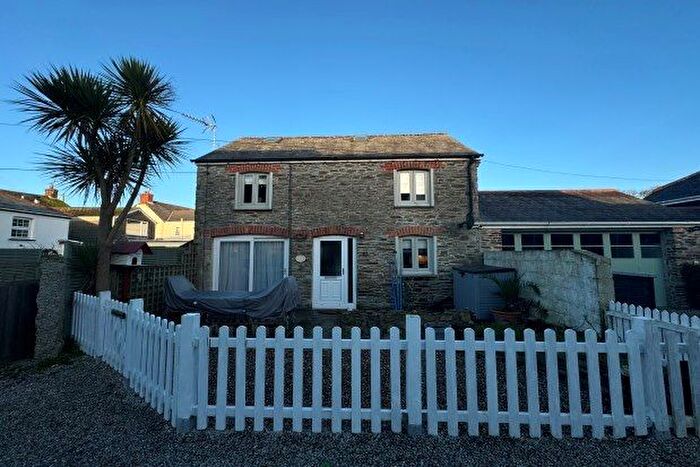 2 Bedroom Property To Rent In Fore Street, Truro, TR2