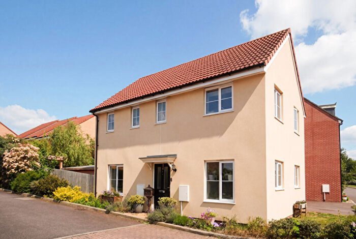 3 Bedroom Detached House For Sale In Whitehill Place, Saffron Walden, Essex, CB10