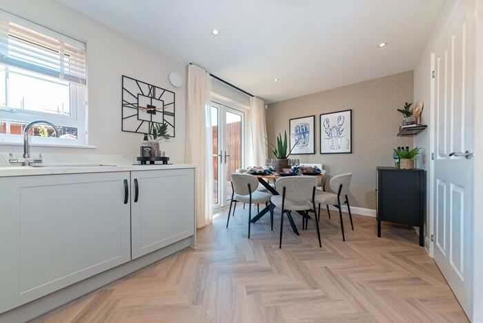 3 Bedroom Semi-Detached House For Sale In Meadowsweet Avenue, Beaconside, Stafford, Staffordshire, ST16