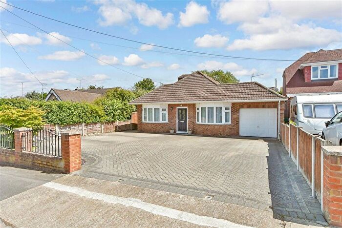 5 Bedroom Chalet For Sale In Elm Avenue, Chattenden, Rochester, Kent, ME3